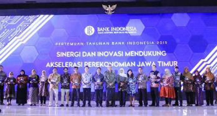 Fokus 218 Proyek Strategis, Gubernur Khofifah Ajak Pelaku Ekonomi Jatim Berkolaborasi Fokus 218 Proyek Strategis, Gubernur Khofifah Ajak Pelaku Ekonomi Jatim Berkolaborasi