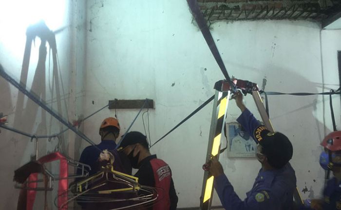 Geger, Kakak dan Adik di Sidoarjo Ditemukan Tewas di Dalam Sumur, Diduga Korban Pembunuhan Geger, Kakak dan Adik di Sidoarjo Ditemukan Tewas di Dalam Sumur, Diduga Korban Pembunuhan