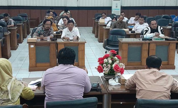 Raker dengan PPK Tol, Komisi III DPRD Situbondo Sebut Pembangunan di Desa Kalianget Salahi Aturan Raker dengan PPK Tol, Komisi III DPRD Situbondo Sebut Pembangunan di Desa Kalianget Salahi Aturan