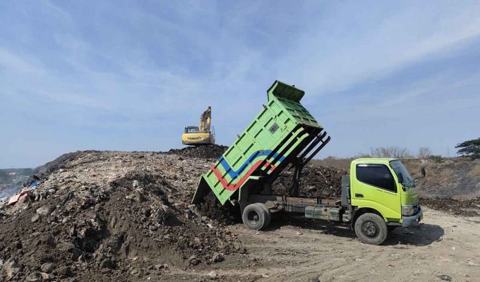 Pascakebakaran, DLH Kota Mojokerto Kerahkan 60 Dump Truk Urug Sampah TPA Randegan