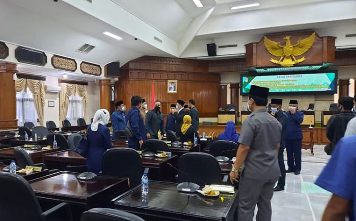 Tak Dihadiri Bupati dan Wabup, Paripurna DPRD Tuban Batal Digelar Tak Dihadiri Bupati dan Wabup, Paripurna DPRD Tuban Batal Digelar