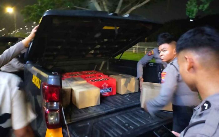 Unit PJR III Polda Jatim Gagalkan Peredaran Miras Ilegal di Tol Surabaya-Mojokerto Unit PJR III Polda Jatim Gagalkan Peredaran Miras Ilegal di Tol Surabaya-Mojokerto