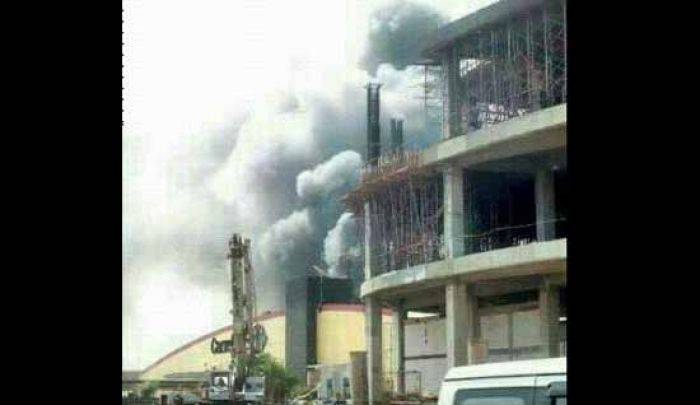 Mess Pekerja Proyek Mall Kota Mojokerto Terbakar, Dua Warung Nasi Ikut Ludes Mess Pekerja Proyek Mall Kota Mojokerto Terbakar, Dua Warung Nasi Ikut Ludes