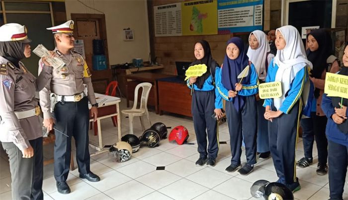 Langgar Lalin, Pelajar di Kediri Diminta Ucapkan Sumpah Pemuda