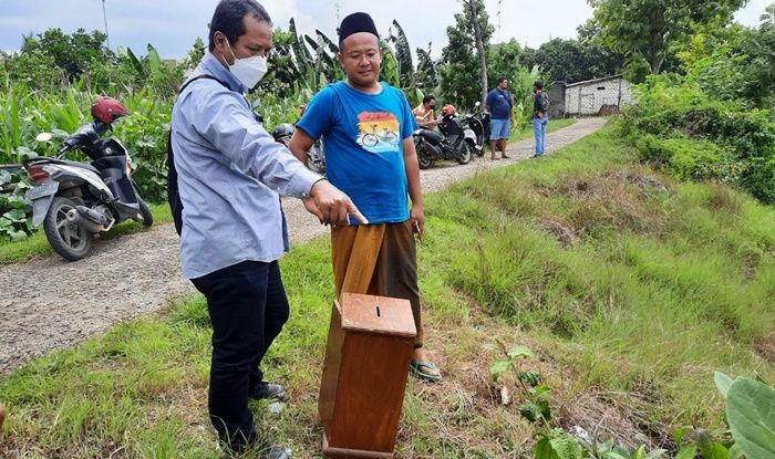 Sebuah Kotak Amal Masjid di Tuban Ditemukan Tergeletak di Semak-Semak, Kondisi Terbongkar Paksa Sebuah Kotak Amal Masjid di Tuban Ditemukan Tergeletak di Semak-Semak, Kondisi Terbongkar Paksa