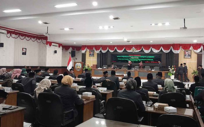 Pimpinan DPRD Situbondo Dilantik, Pjs Bupati: Ayo Bergandengan Tangan Pimpinan DPRD Situbondo Dilantik, Pjs Bupati: Ayo Bergandengan Tangan