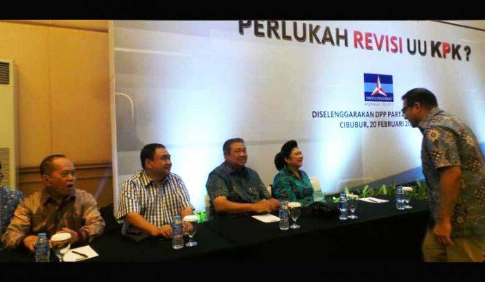 Jokowi Tak Tegas, Rakyat pun Curhat pada SBY soal Revisi UU KPK Jokowi Tak Tegas, Rakyat pun Curhat pada SBY soal Revisi UU KPK