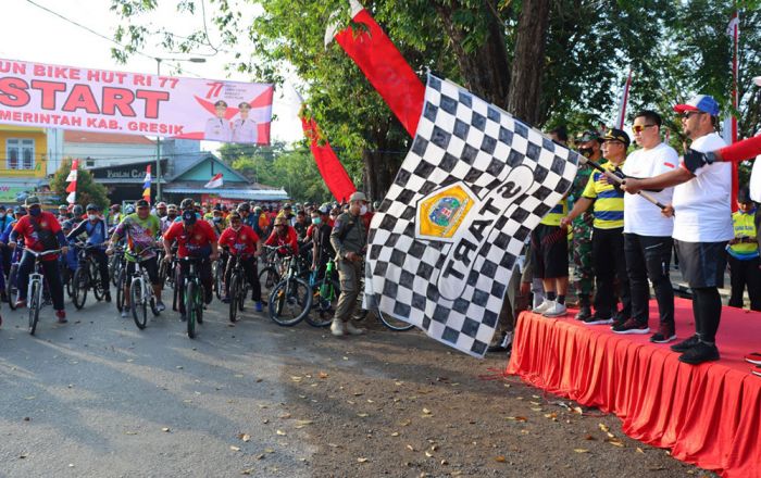 Meriahkan HUT RI ke-77, Bupati Gresik Bersama Forkopimda Ikuti Fun Bike di Sidayu Meriahkan HUT RI ke-77, Bupati Gresik Bersama Forkopimda Ikuti Fun Bike di Sidayu