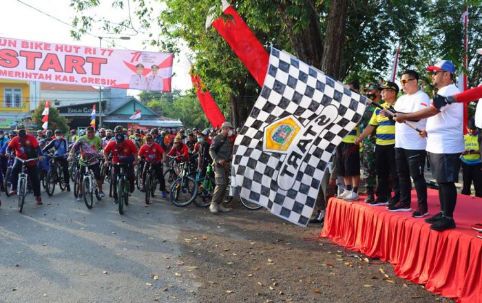 Meriahkan HUT RI ke-77, Bupati Gresik Bersama Forkopimda Ikuti Fun Bike di Sidayu