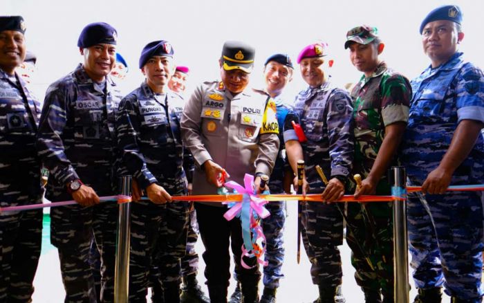 Kapolres Ngawi Resmikan Hasil Program Bedah Rumah ke Warga Kapolres Ngawi Resmikan Hasil Program Bedah Rumah ke Warga