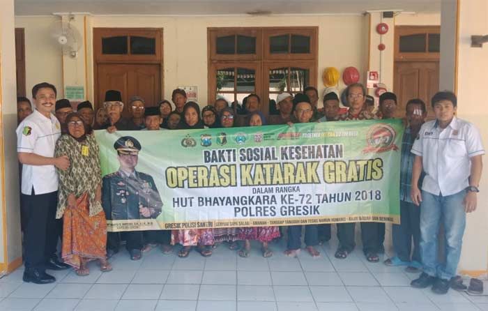 Sambut HUT Bhayangkara ke-72, Polres Gresik Gelar Operasi Katarak Gratis