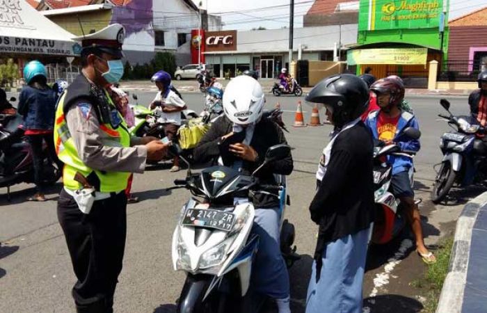 Polresta Sidoarjo Gencarkan Operasi Pelajar Bersepeda Motor Polresta Sidoarjo Gencarkan Operasi Pelajar Bersepeda Motor