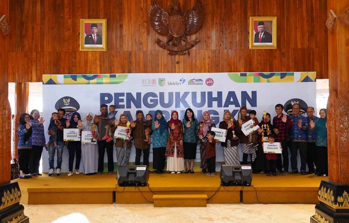 Lagi, Pemkab Kediri Kukuhkan Ratusan Kampung Keluarga Berkualitas Lagi, Pemkab Kediri Kukuhkan Ratusan Kampung Keluarga Berkualitas
