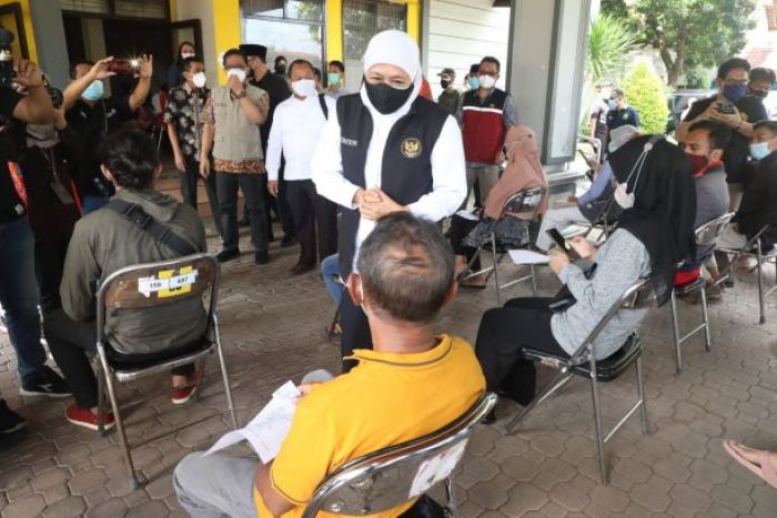 Di Unej Jember, Khofifah: Pekan Depan Pemprov Jatim Fasilitasi Vaksinasi untuk Difabel Di Unej Jember, Khofifah: Pekan Depan Pemprov Jatim Fasilitasi Vaksinasi untuk Difabel