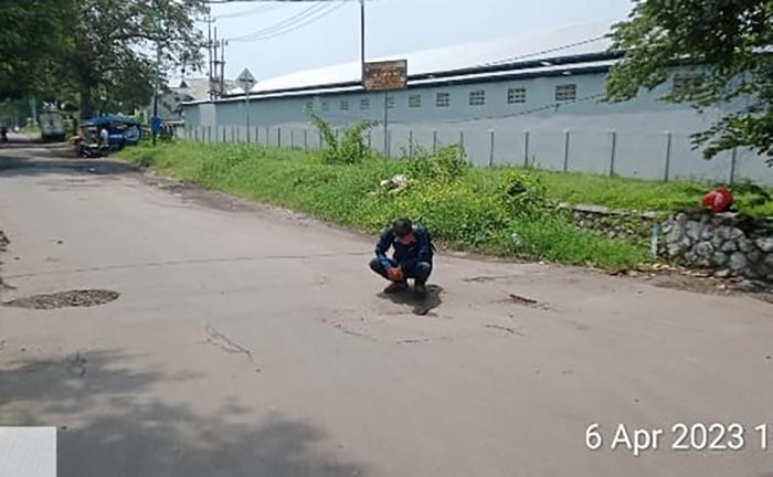 Gorong-Gorong di Pertigaan Talun Desa Gununggangsir Retak Gorong-Gorong di Pertigaan Talun Desa Gununggangsir Retak