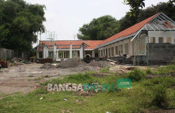 Proyek PU Cipta Karya Jombang Bangun Balai Desa Kayen Terancam Molor