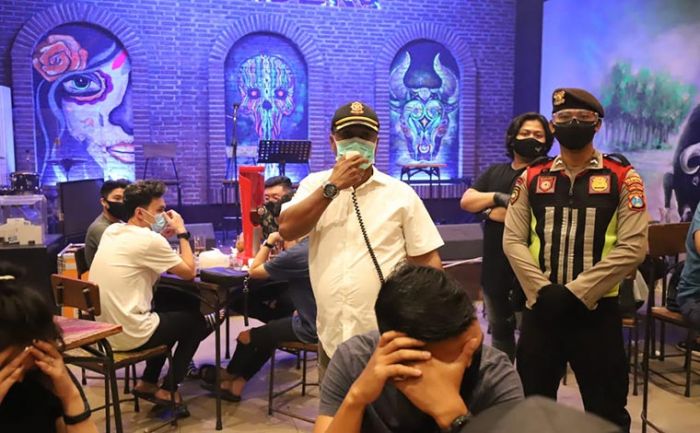 Relaksasi Pembukaan Bisnis di Surabaya, Pemkot Surabaya Siapkan SOP Prokes Ketat Relaksasi Pembukaan Bisnis di Surabaya, Pemkot Surabaya Siapkan SOP Prokes Ketat