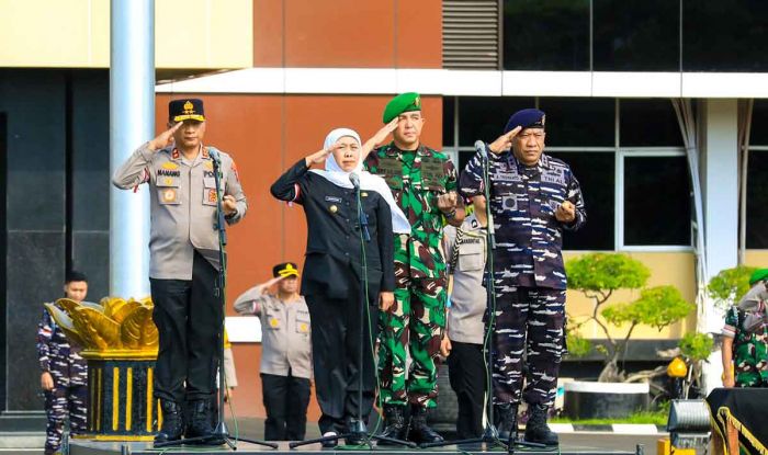 Pimpin Apel dan Doa Bersama, Gubernur Khofifah Teguhkan Komitmen Jaga Kamtibmas Kondusif Pimpin Apel dan Doa Bersama, Gubernur Khofifah Teguhkan Komitmen Jaga Kamtibmas Kondusif