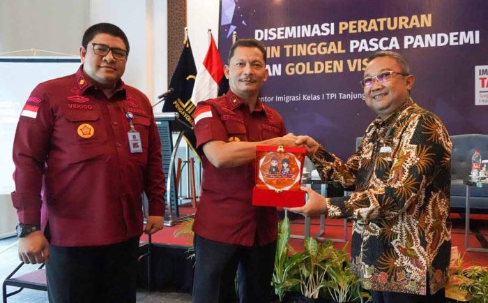 Kantor Imigrasi Tanjung Perak Gelar Diseminasi Peraturan Izin Tinggal Pascapandemi dan Golden Visa Kantor Imigrasi Tanjung Perak Gelar Diseminasi Peraturan Izin Tinggal Pascapandemi dan Golden Visa