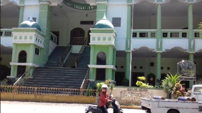 Cegah Penyebaran Covid-19, Masjid Agung Probolinggo Tak Gelar Salat Terawih dan Idul Fitri Cegah Penyebaran Covid-19, Masjid Agung Probolinggo Tak Gelar Salat Terawih dan Idul Fitri