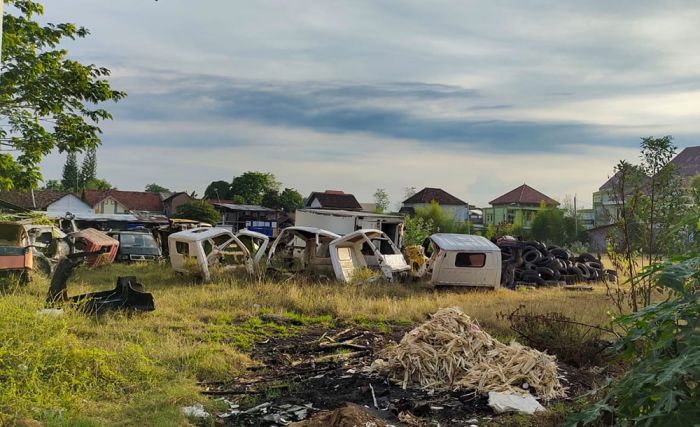 Diduga Serobot TKD, Pengusaha Bengkel Dilaporkan Kades Warung Dowo Pasuruan ke Kejaksaan