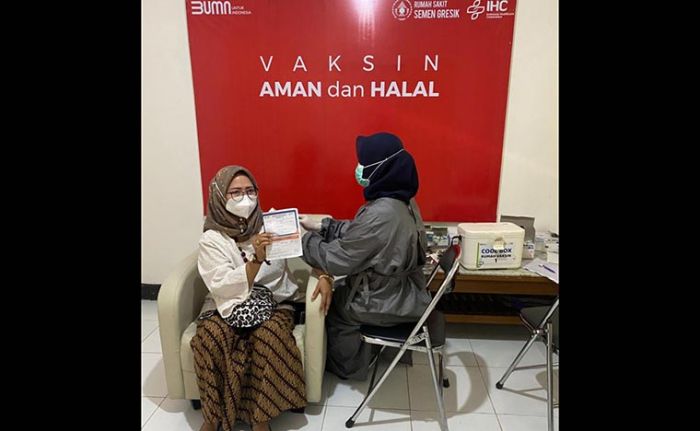 Anggota DPRD Gresik Sukses Jalani Vaksin Kedua Anggota DPRD Gresik Sukses Jalani Vaksin Kedua