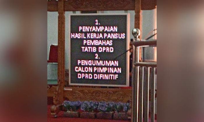 DPRD Pacitan Gelar Paripurna Pengumuman Pimpinan Defitif dan Penyampaian Hasil Kerja Pansus Tatib DPRD Pacitan Gelar Paripurna Pengumuman Pimpinan Defitif dan Penyampaian Hasil Kerja Pansus Tatib