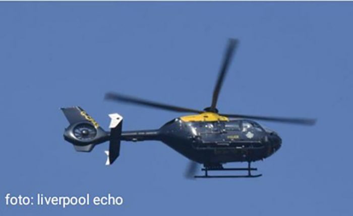 Pakai Helikopter, Polisi Rekam Mantan Model Glamor Telanjang di Kebun, Langsung Dipecat Pakai Helikopter, Polisi Rekam Mantan Model Glamor Telanjang di Kebun, Langsung Dipecat