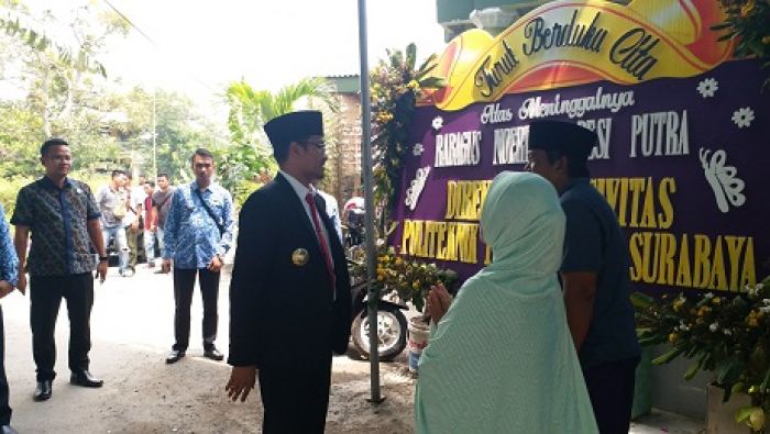 Bupati Bangkalan Takziah ke Rumah Orang Tua Rabagus, Korban Pesawat Lion Air Bupati Bangkalan Takziah ke Rumah Orang Tua Rabagus, Korban Pesawat Lion Air