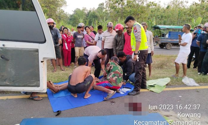 Hendak Belok, Pemotor di Tuban Ditabrak Mobil hingga Meninggal Hendak Belok, Pemotor di Tuban Ditabrak Mobil hingga Meninggal