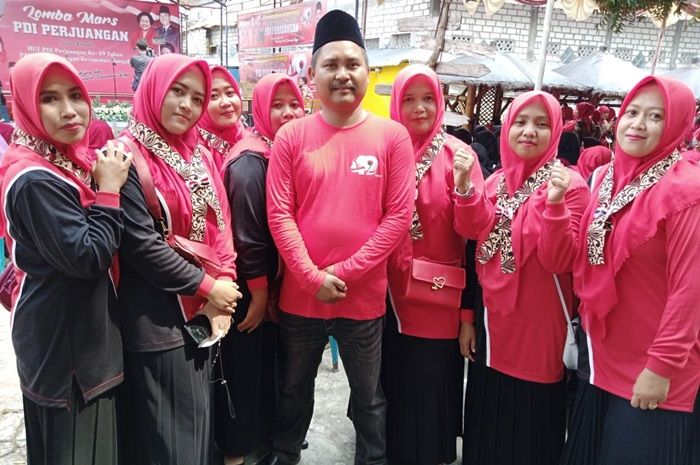 Peringati HUT ke-49, Ketua Fraksi PDIP DPRD Gresik Gelar Lomba Mars PDIP Peringati HUT ke-49, Ketua Fraksi PDIP DPRD Gresik Gelar Lomba Mars PDIP