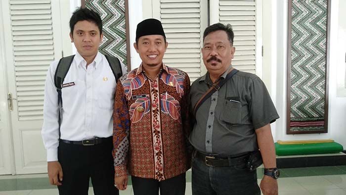 Wabup Pamekasan Serahkan SK ke 331 CPNS Formasi 2018 Wabup Pamekasan Serahkan SK ke 331 CPNS Formasi 2018