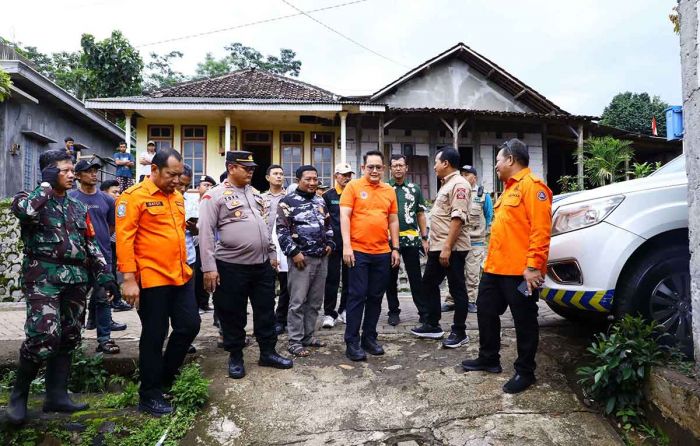 Gandeng ITS, Pemprov Jatim Pantau Pola Tanah Gerak di Purwodadi Pasuruan Gandeng ITS, Pemprov Jatim Pantau Pola Tanah Gerak di Purwodadi Pasuruan