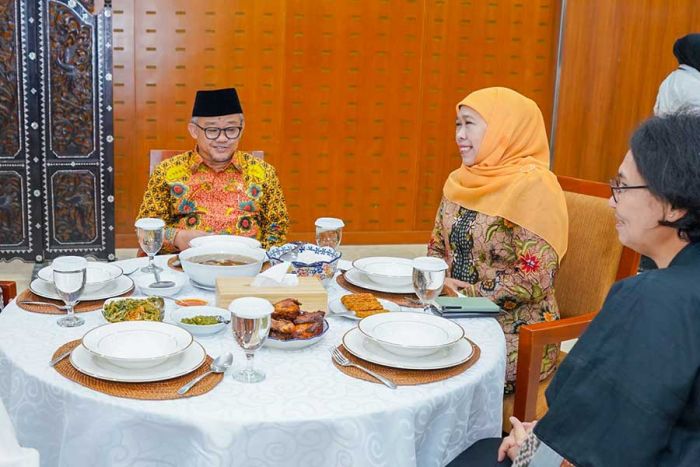 Sampaikan Usul Regulasi Medsos untuk Anak, Khofifah Silaturahmi dengan Mendikdasmen Sampaikan Usul Regulasi Medsos untuk Anak, Khofifah Silaturahmi dengan Mendikdasmen