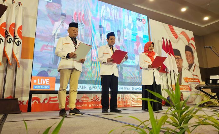 24 Anggota Dewan Pakar PKS Jatim Berasal dari Bidang yang Berbeda-beda 24 Anggota Dewan Pakar PKS Jatim Berasal dari Bidang yang Berbeda-beda