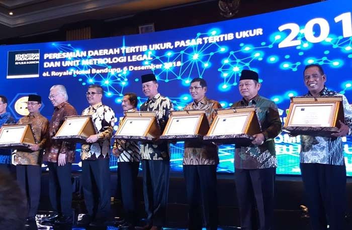 Sidoarjo Raih Penghargaan Daerah Tertib Ukur Sidoarjo Raih Penghargaan Daerah Tertib Ukur