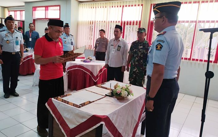 10 Hari Pindah ke Lapas Surabaya, 2 Napiter Langsung Berikrar Setia ke NKRI 10 Hari Pindah ke Lapas Surabaya, 2 Napiter Langsung Berikrar Setia ke NKRI