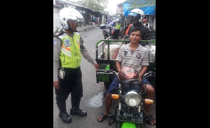 Tingkatkan Kesadaran Berlalu Lintas, Satlantas Polresta Sidoarjo Gencar Menilang Warga