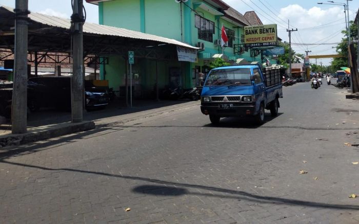 Komplotan Tak Dikenal Rampas Sebuah Truk di Pasar Porong