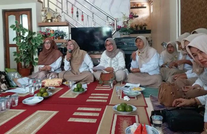 Ketua Pira Gresik Ajak Caleg Perempuan Miliki Strategi Pemenangan Pemilu Ketua Pira Gresik Ajak Caleg Perempuan Miliki Strategi Pemenangan Pemilu