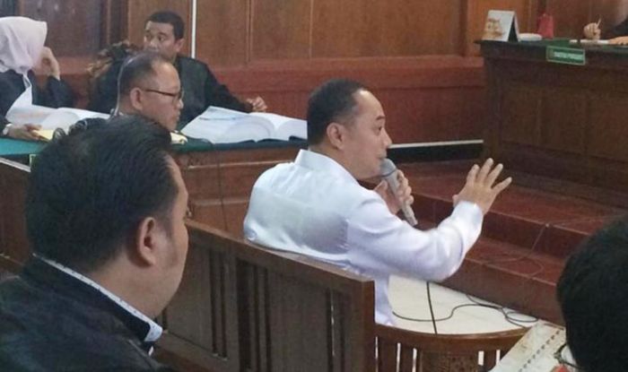 Sidang Kasus Amblesnya Jalan Gubeng, Jaksa Minta Keterangan Eks Kepala Bappeko Eri Cahyadi Sidang Kasus Amblesnya Jalan Gubeng, Jaksa Minta Keterangan Eks Kepala Bappeko Eri Cahyadi