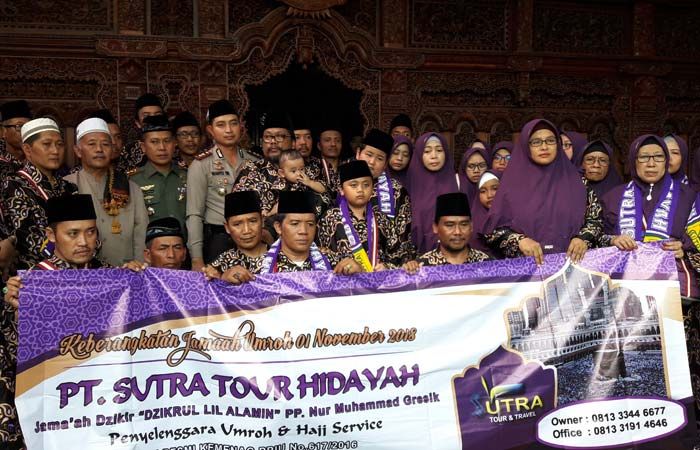 Gus Nur Ajak 60 Santrinya Umroh Bareng Gus Nur Ajak 60 Santrinya Umroh Bareng