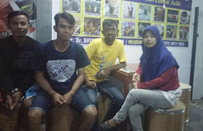 Pasutri Penyandang Disabilitas di Pacitan ini Mantap Pilih Jokowi di Pilpres Pasutri Penyandang Disabilitas di Pacitan ini Mantap Pilih Jokowi di Pilpres