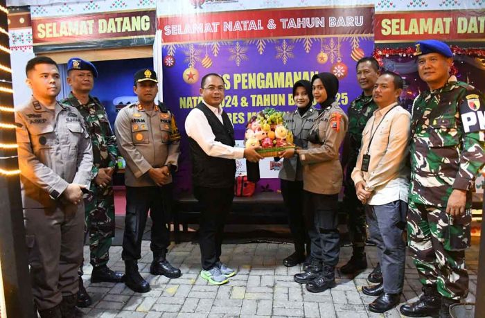 Ciptakan Kenyamanan Beribadah saat Natal, Pj Wali Kota Madiun Kunjungi Gereja dan Pos Pelayanan Ciptakan Kenyamanan Beribadah saat Natal, Pj Wali Kota Madiun Kunjungi Gereja dan Pos Pelayanan