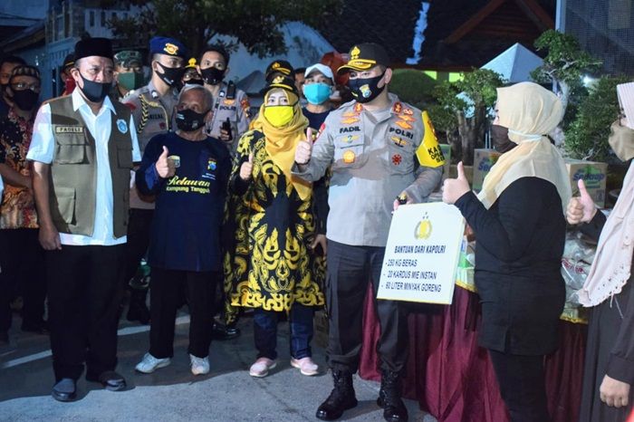 Sediakan 75 Bed Karantina, Desa Tangguh di Lamongan Diapresiasi Kapolda Jatim Sediakan 75 Bed Karantina, Desa Tangguh di Lamongan Diapresiasi Kapolda Jatim
