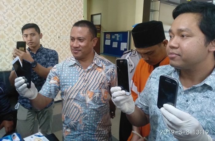 Driver Ojol di Kota Malang Rampas 4 Hp Penumpang Driver Ojol di Kota Malang Rampas 4 Hp Penumpang