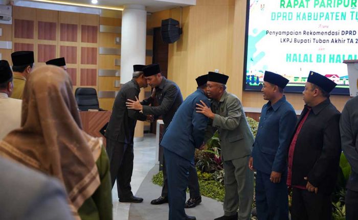 DPRD Tuban Gelar Rapat Paripurna Sekaligus Halalbihalal DPRD Tuban Gelar Rapat Paripurna Sekaligus Halalbihalal