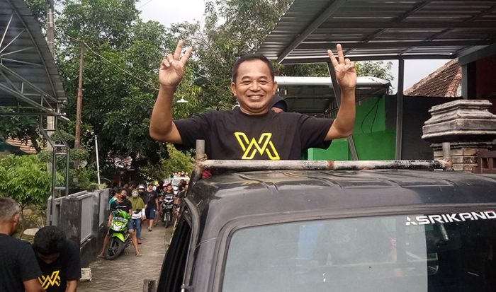 Mantan Kepala Desa Mejayan Madiun Buka Kartu Saat Rayakan Kemenangan Calon Terpilih Mantan Kepala Desa Mejayan Madiun Buka Kartu Saat Rayakan Kemenangan Calon Terpilih