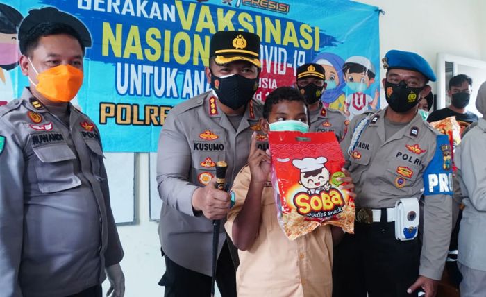 Kapolresta Sidoarjo Pantau Vaksinasi Anak Usia 6-11 Tahun di SLB-B Dharma Wanita