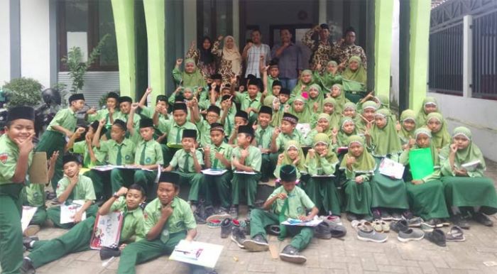 Belajar Ilmu Jurnalistik, Siswa MI Manbail Futuh Kunjungi Balai Wartawan Tuban Belajar Ilmu Jurnalistik, Siswa MI Manbail Futuh Kunjungi Balai Wartawan Tuban